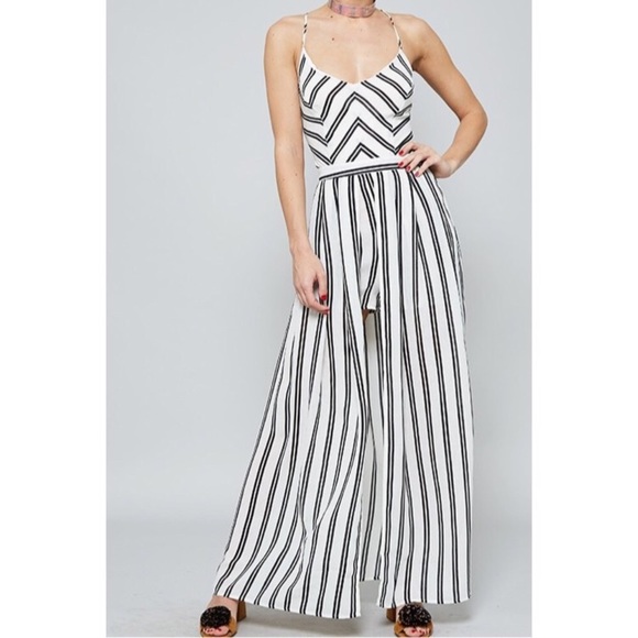 Striped romper- fits like a 6 - Picture 2 of 5